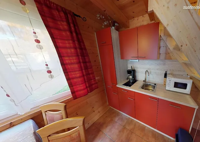 By Ossiach & Area בית נופש